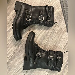 Combat moto boot, black, women’s size 7, no signs of wear, in box